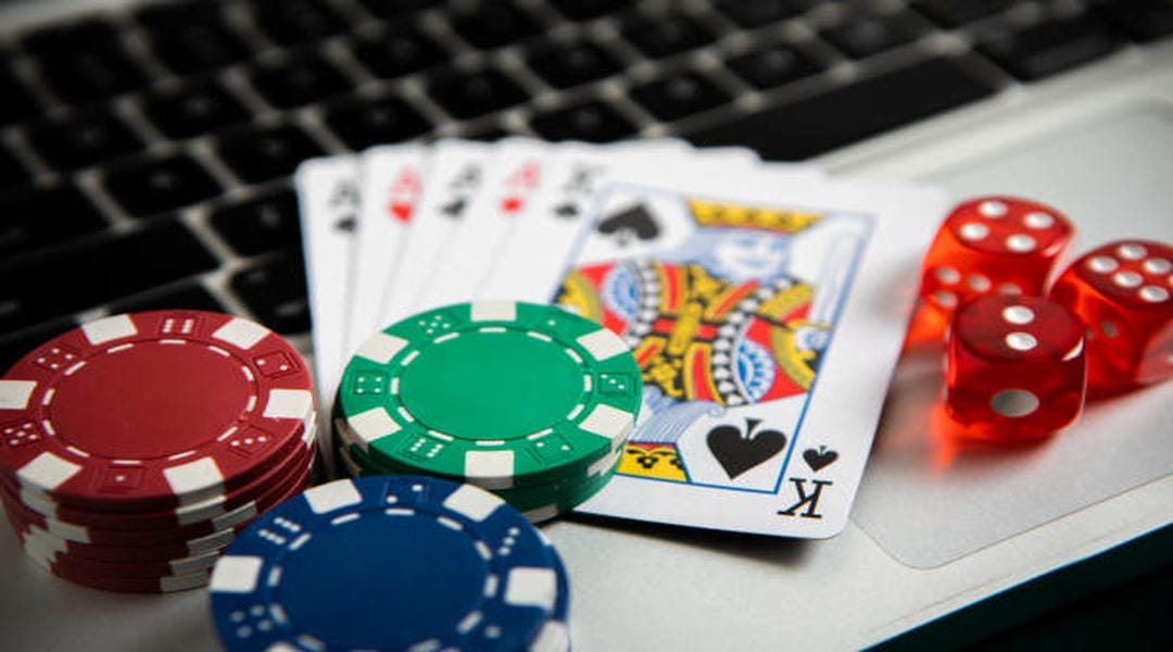 Helpful playing tips for new card game players
