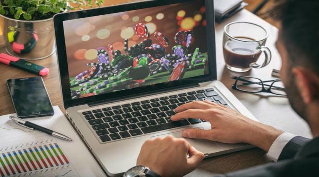 Common warning signs of compulsive gambling behavior